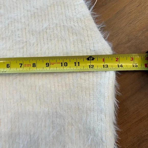 Zara Women's Soft White halter top Sweater - Picture 5 of 5